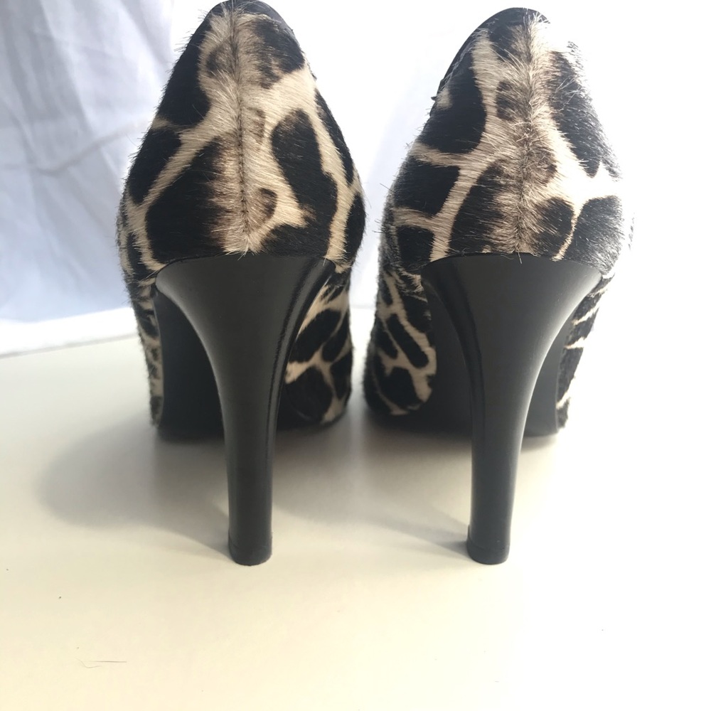 Women’s Heels - Picture 2 of 9